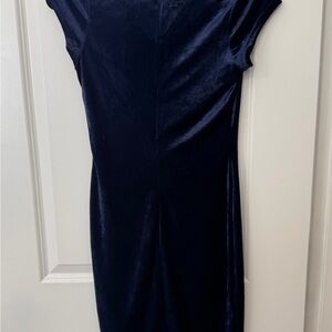 Sophisticated Midnight Blue Velvet Midi Dress